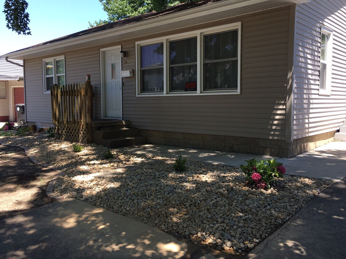 Primary Photo - 14 Delaine Dr