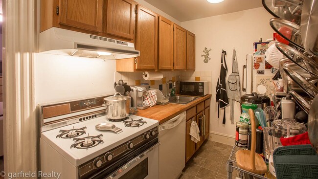 Building Photo - 494 1st St