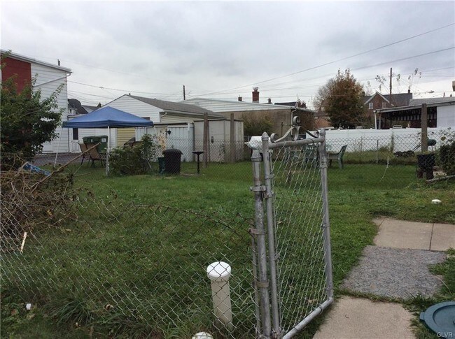 Building Photo - 336 E Goepp St