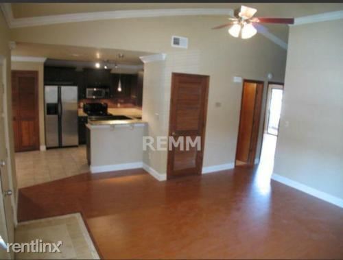 Building Photo - 2 br, 2 bath Townhome - 455 Hemlock Street