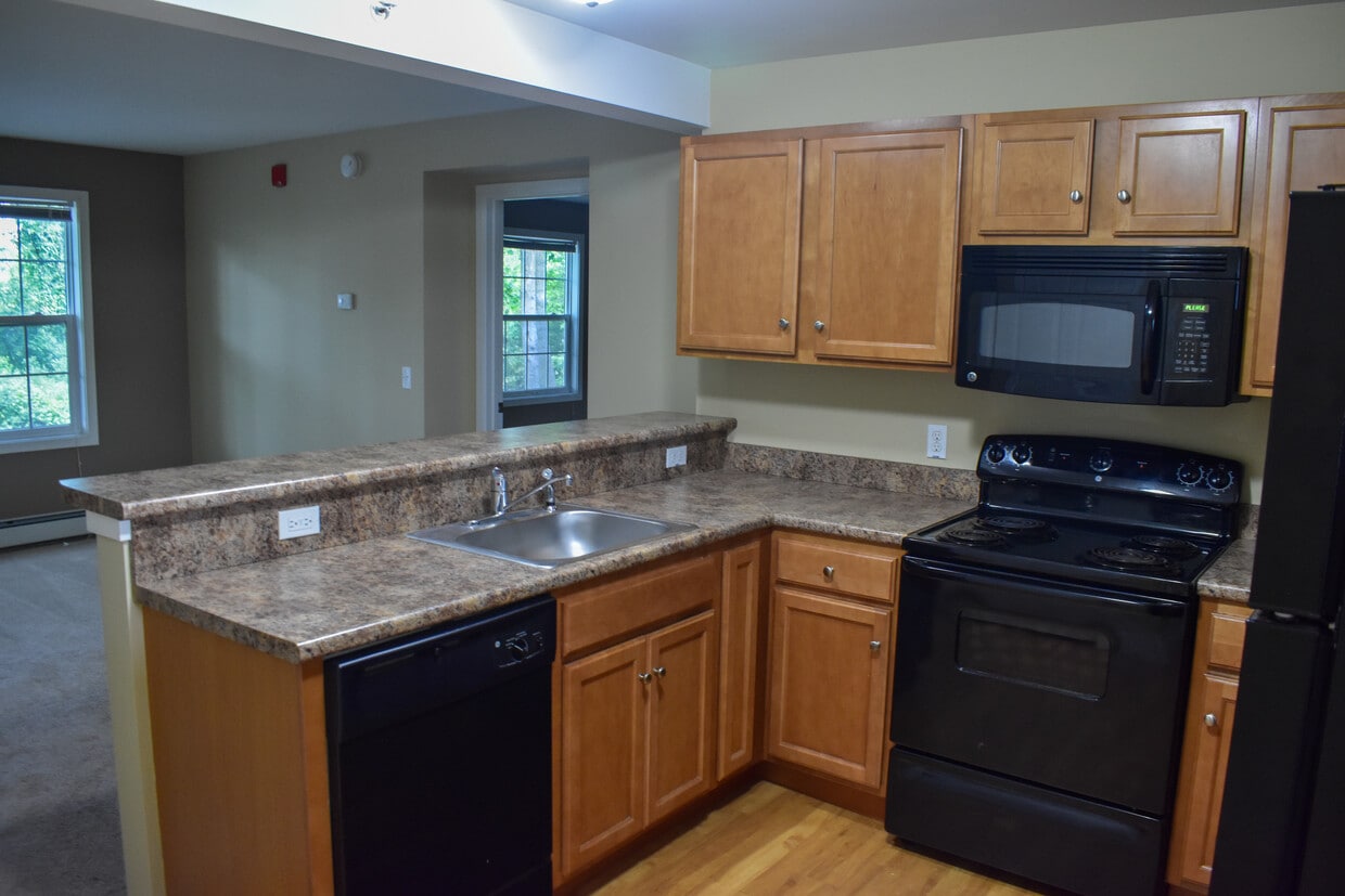 101 Toad Ln, Shelburne, VT 05482 Apartments in Shelburne, VT