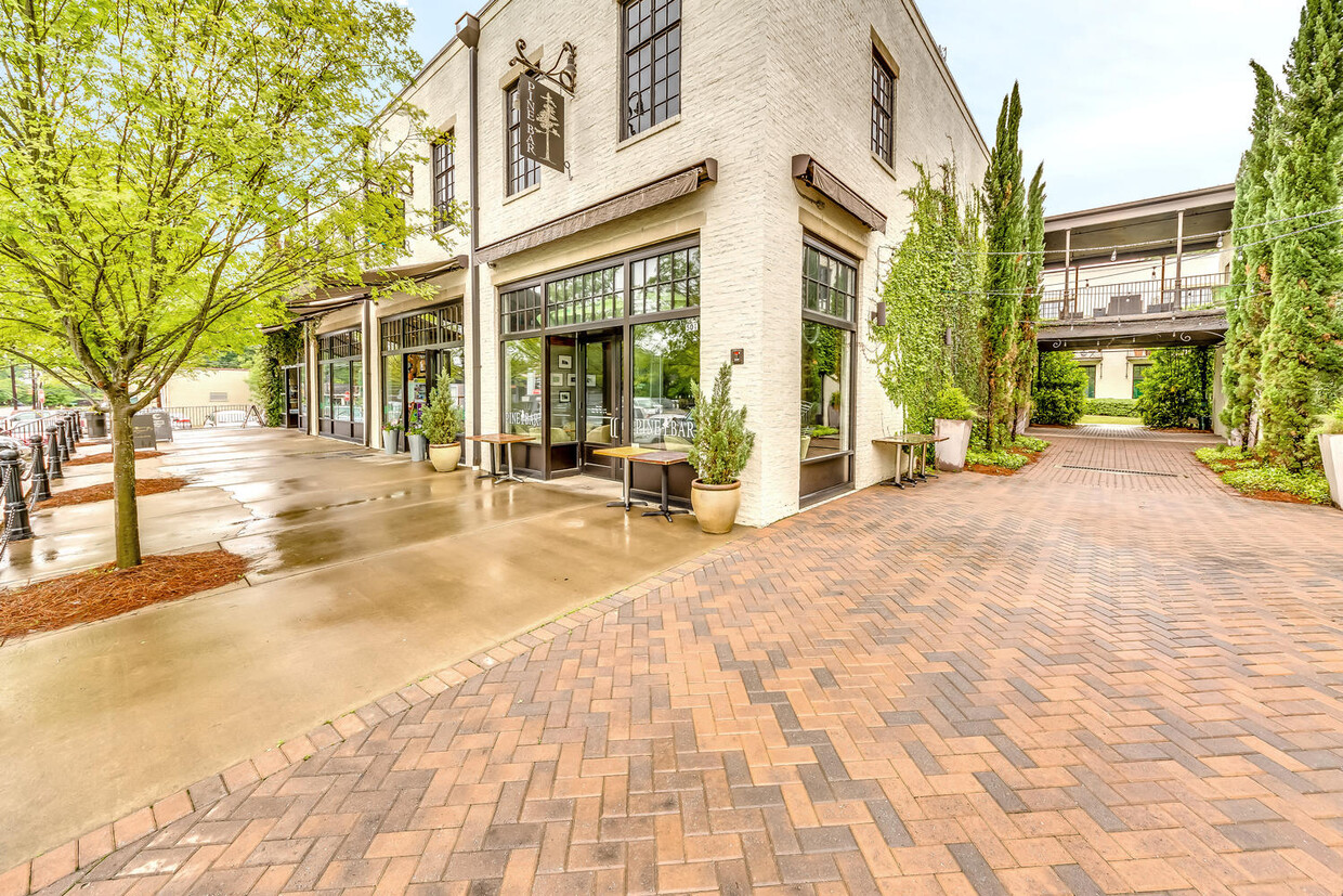 Foto principal - 509 Cloverdale Rd