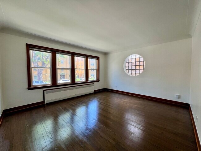 Foto del edificio - 1928 Grove Ave