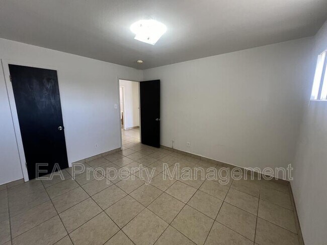 Building Photo - 7013 Trumbull Ave SE