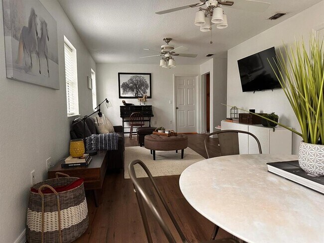 Foto del edificio - 8475 NW 60th Ave
