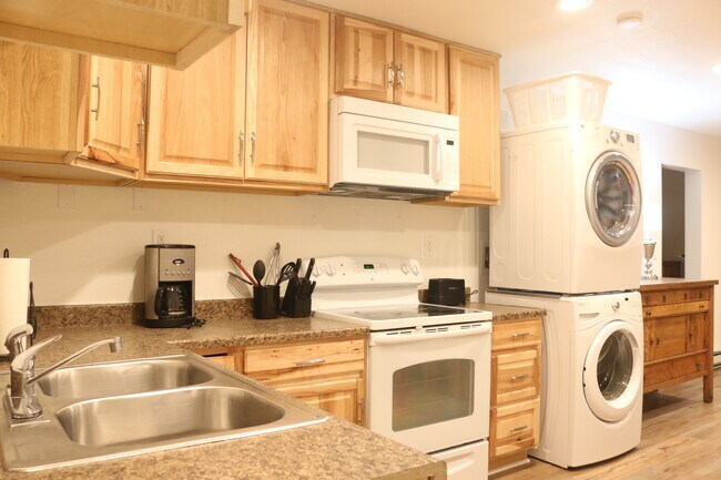Building Photo - 50 Redtail Ct