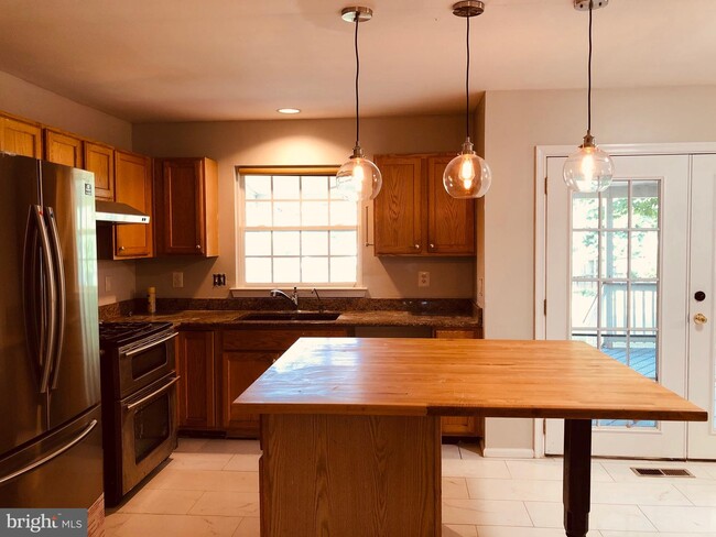 Building Photo - 2114 Carroll Creek View Ct