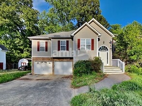 Building Photo - 2058 Queensbury Dr