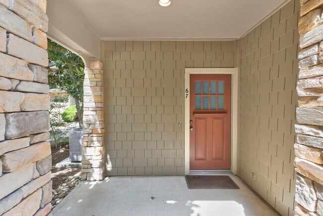 Foto del edificio - 67 Woodlily Pl