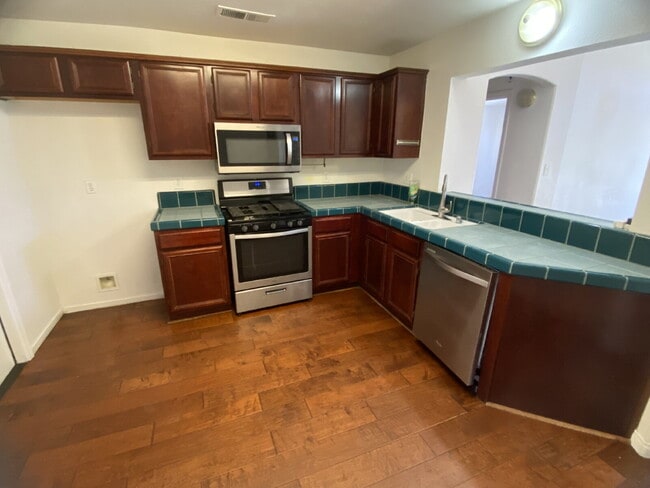 Building Photo - Where Location Meets Comfort — Don’t Miss This 3-Bedroom Gem