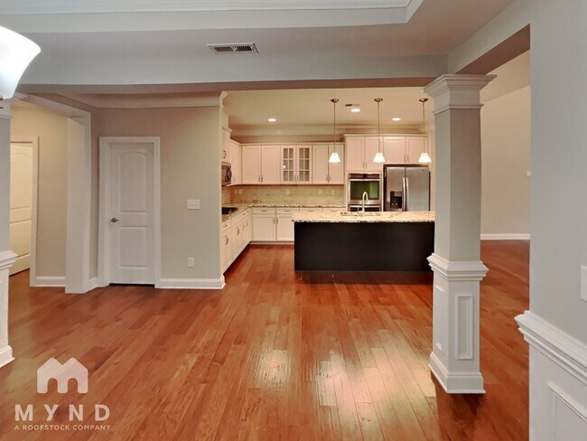 Foto del edificio - 5113 Pansley Dr