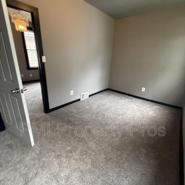Foto del edificio - 3127 W Garfield Ave