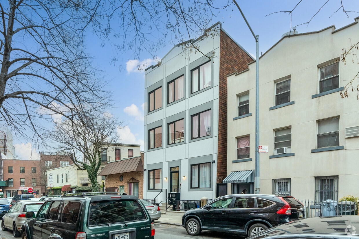 Primary Photo - 320 Eckford St