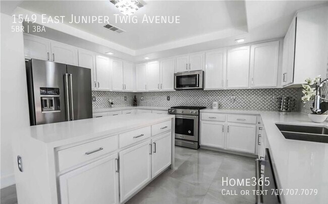 Building Photo - STUNNING ONE-OF-A-KIND HOME This home has ...