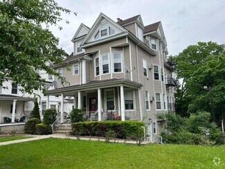 Building Photo - 43 S Willow St