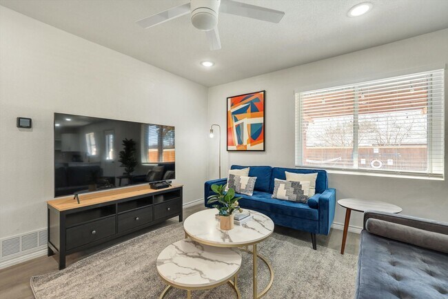 Foto del edificio - 7920 Limerick Ln