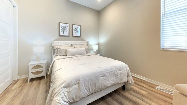 Foto del edificio - The Pines of Rochester | Specials Available