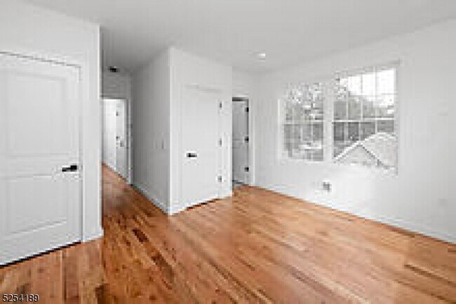 Foto del edificio - 125 Broughton Ave