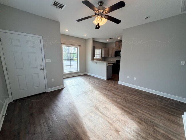 Foto del edificio - 2743 Smith Ferry Rd