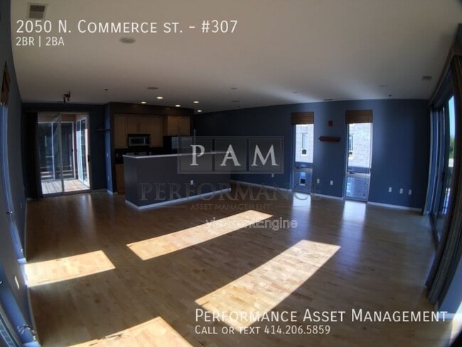 Foto del edificio - 2050 N Commerce St