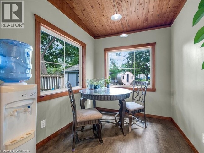 Photo du bâtiment - 6370 High St