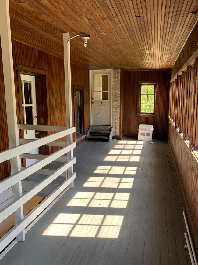 Foto del edificio - 532 W Main St