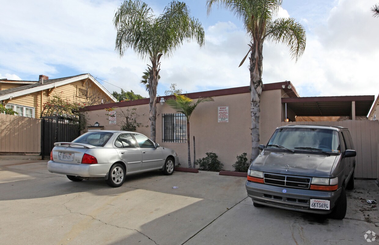 Building Photo - 3017 C St