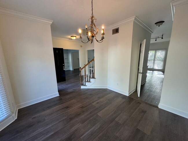 Foto del edificio - Updated House in Hampton Park!