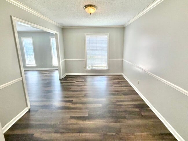 Building Photo - 5712 Robin Hop Ln