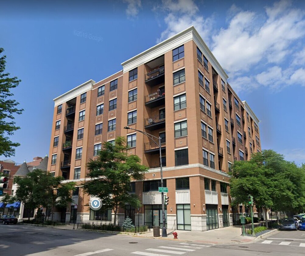Primary Photo - 950 W Leland Ave