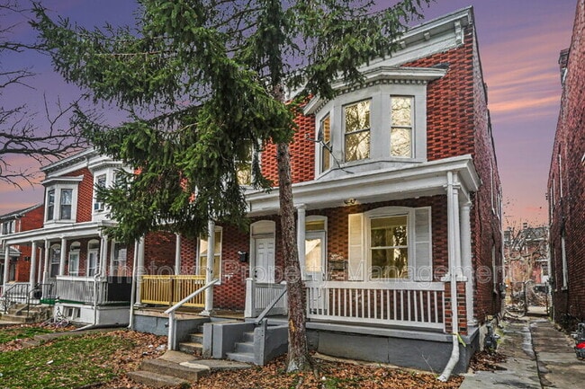 Building Photo - 1814 Boas St