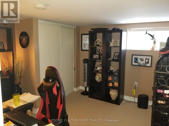 Building Photo - 1512 Blackheath St