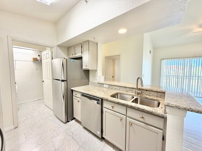 Foto del edificio - ** ST. CROIX ** 1 BED / 1 BATH - CONDO - GATED COMMUNITY - NORTH NAPLES - ANNUAL RENTAL