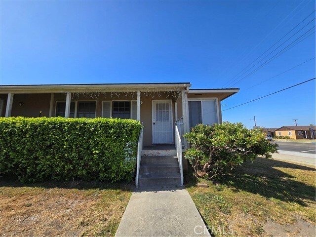 Foto principal - 1758 W 110th St