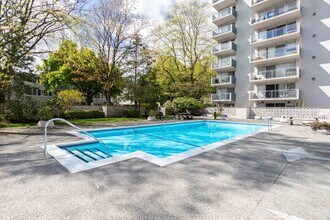 Building Photo - 2151 W 39th Ave