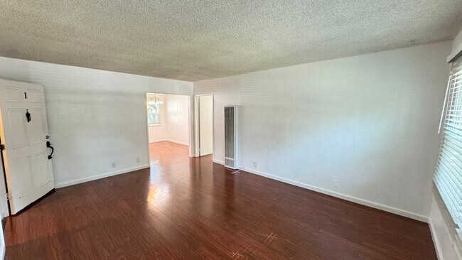 Building Photo - 5810 Bowcroft St