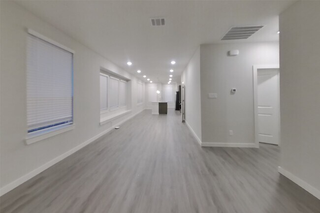 Building Photo - 23607 Gibson Frst Dr