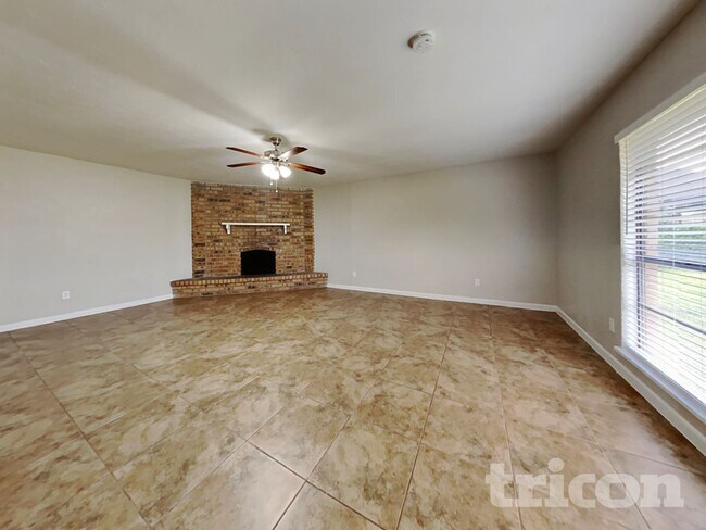 Foto del edificio - 5030 Ridgecreek Dr