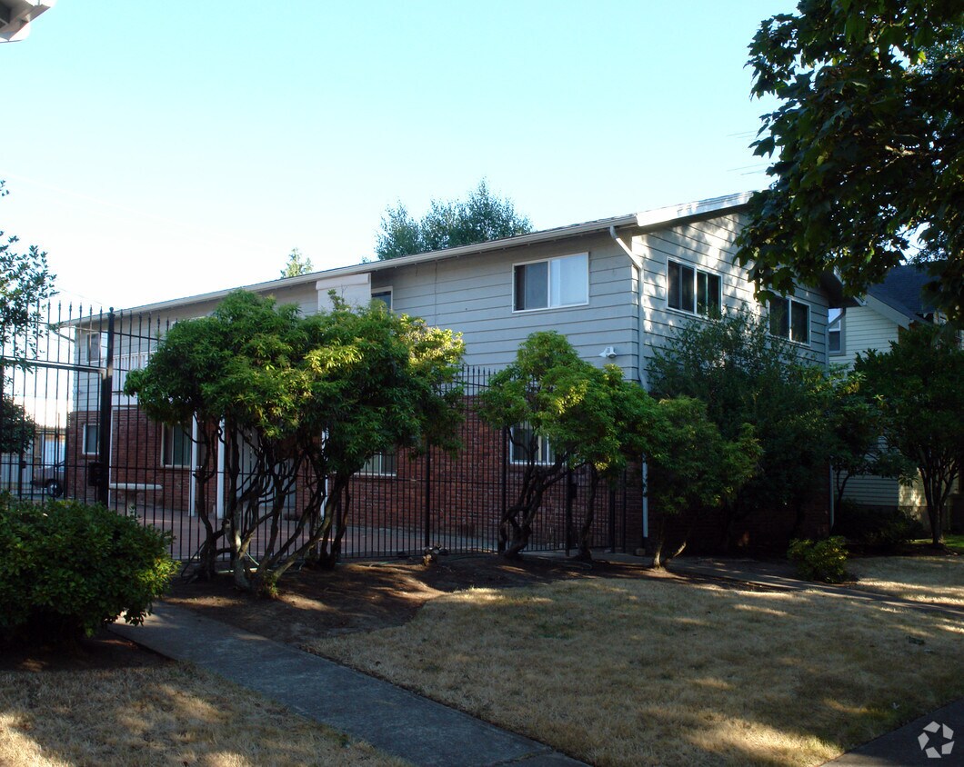 Foto del edificio - 1009-1011 5th St NE