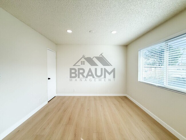 Foto del edificio - 14801 Delano St