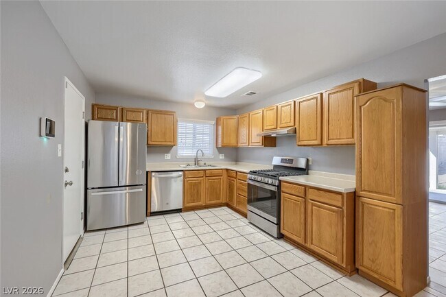 Foto del edificio - 604 Bloomingfield Ln