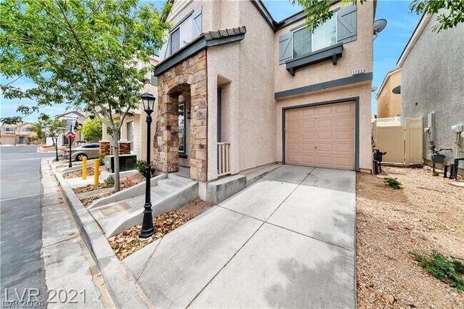 Building Photo - 1703 Bamboo Rain Ave