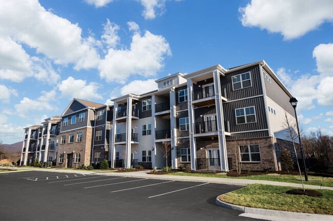 Building Photo - District Vue