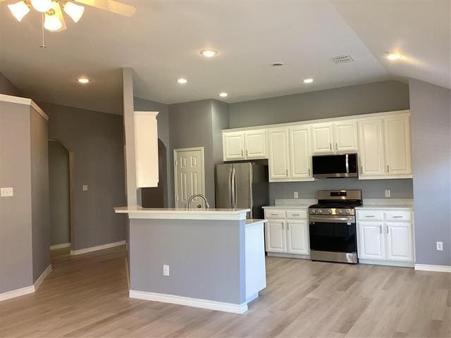 Building Photo - 825 Coppin Dr