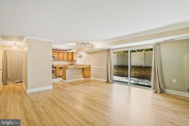 Foto del edificio - 3300 S 28th St