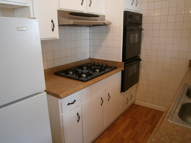 Building Photo - Benicia's Cute Duplex Close To Downtown