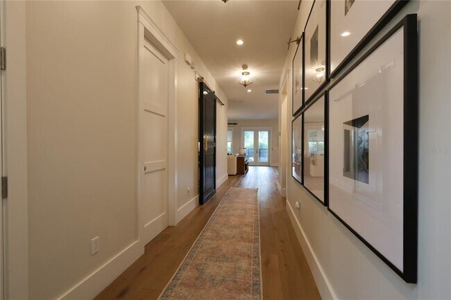Foto del edificio - 2402 W Parkland Blvd