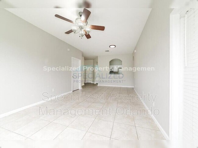Foto del edificio - 2302 Silver Palm Dr