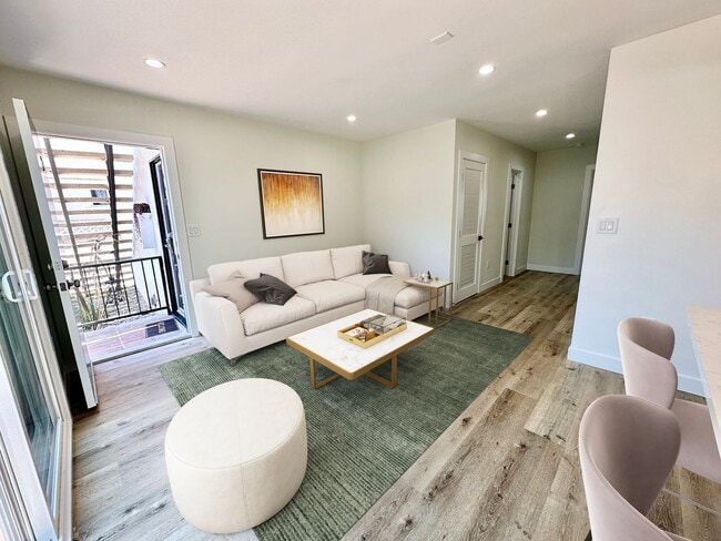 Interior Photo - 12759 Matteson Ave