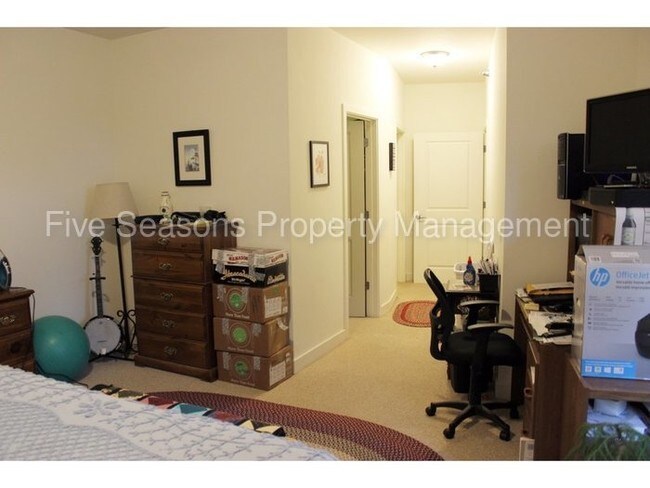 Foto del edificio - 410 Farrell St